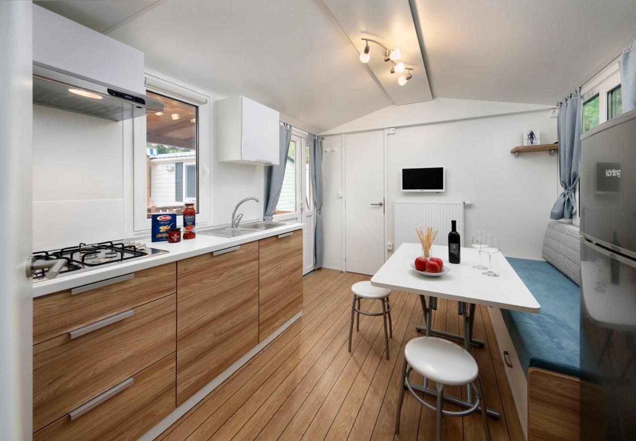 Knaus Campingpark Huenfeld Exterior photo